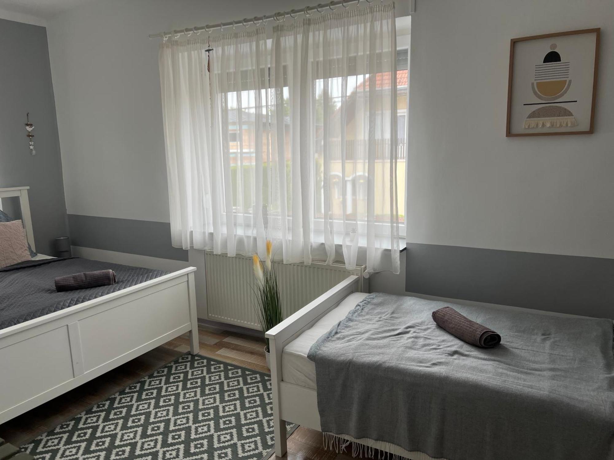 Szarkafeszek Hotell Keszthely Eksteriør bilde